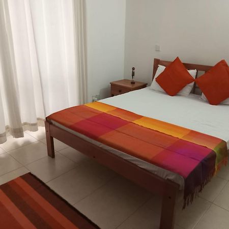 Chelsea Villa Bnb Kolombo Bagian luar foto