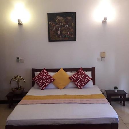 Chelsea Villa Bnb Kolombo Bagian luar foto
