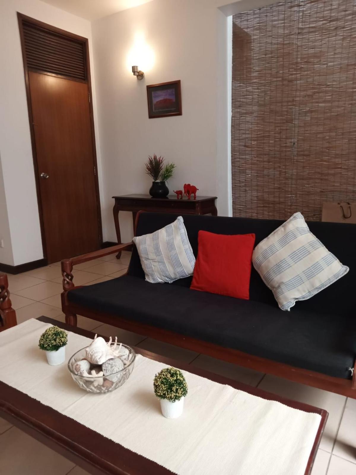 Chelsea Villa Bnb Kolombo Bagian luar foto